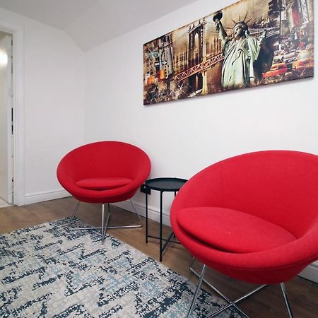 Lovely Studio Flat With Free Parking - Near To City Center Swansea Zewnętrze zdjęcie