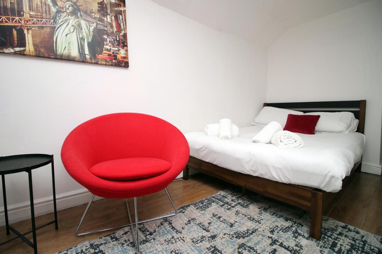 Lovely Studio Flat With Free Parking - Near To City Center Swansea Zewnętrze zdjęcie