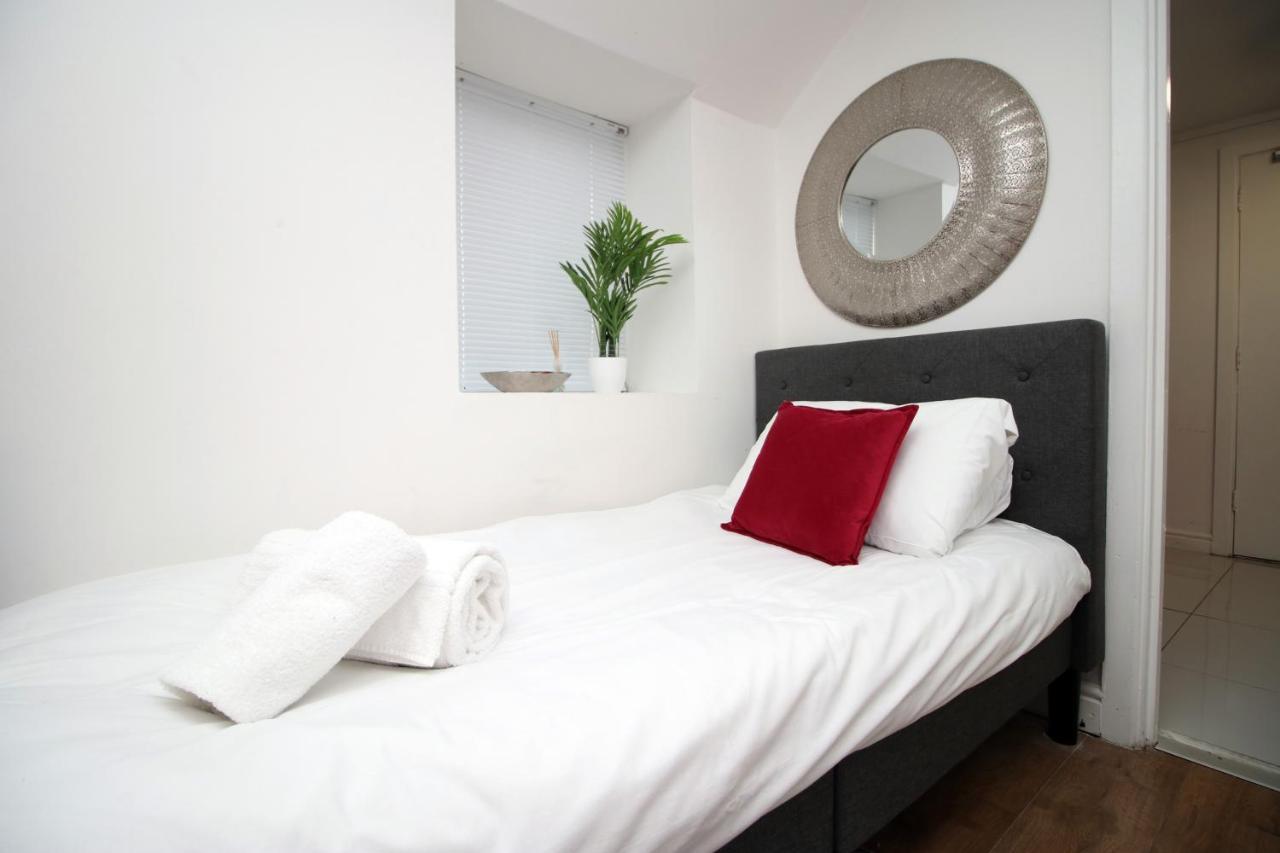 Lovely Studio Flat With Free Parking - Near To City Center Swansea Zewnętrze zdjęcie