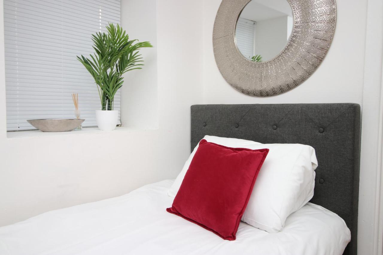 Lovely Studio Flat With Free Parking - Near To City Center Swansea Zewnętrze zdjęcie